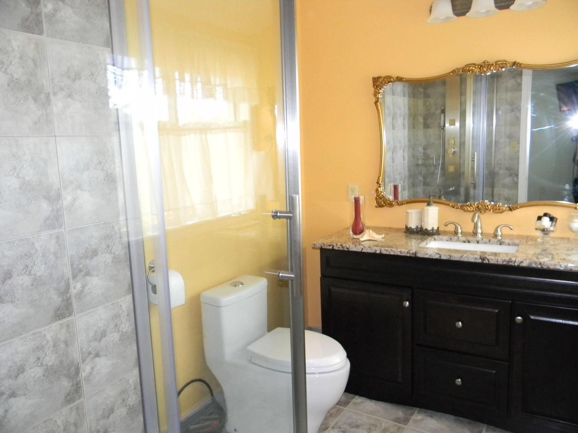 Grapelet Bed & Breakfast 3*