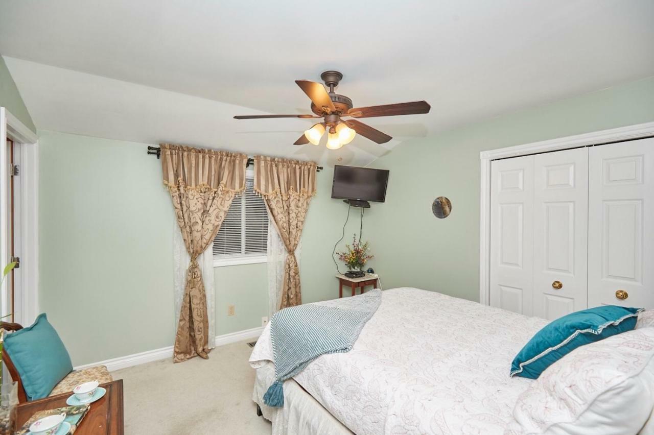 Grapelet Bed & Breakfast 3*